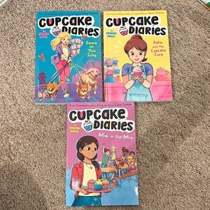 Cupcake Diaries Graphic Novels Set
